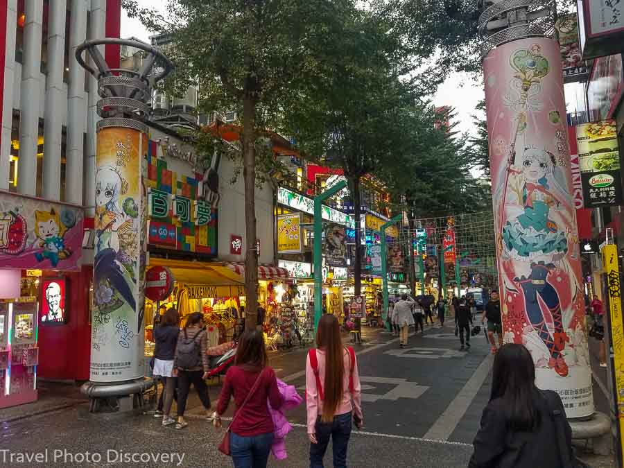 Ximengding District Markets laneway showing shops and people